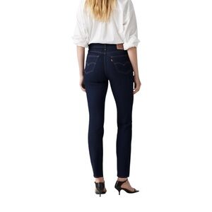 Levi’s 724•High Rise Straight Leg Blue Jeans